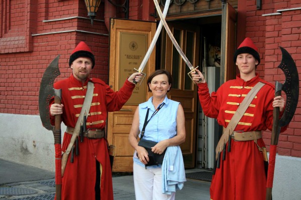 Turistická atrakce - povinné upomínkové foto s kozáky