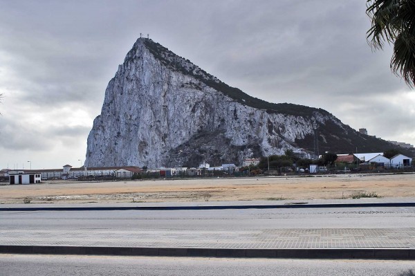 Gibraltar - typický pohled na skálu