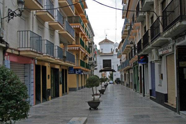 Puerta de Sevilla - na konci ulice